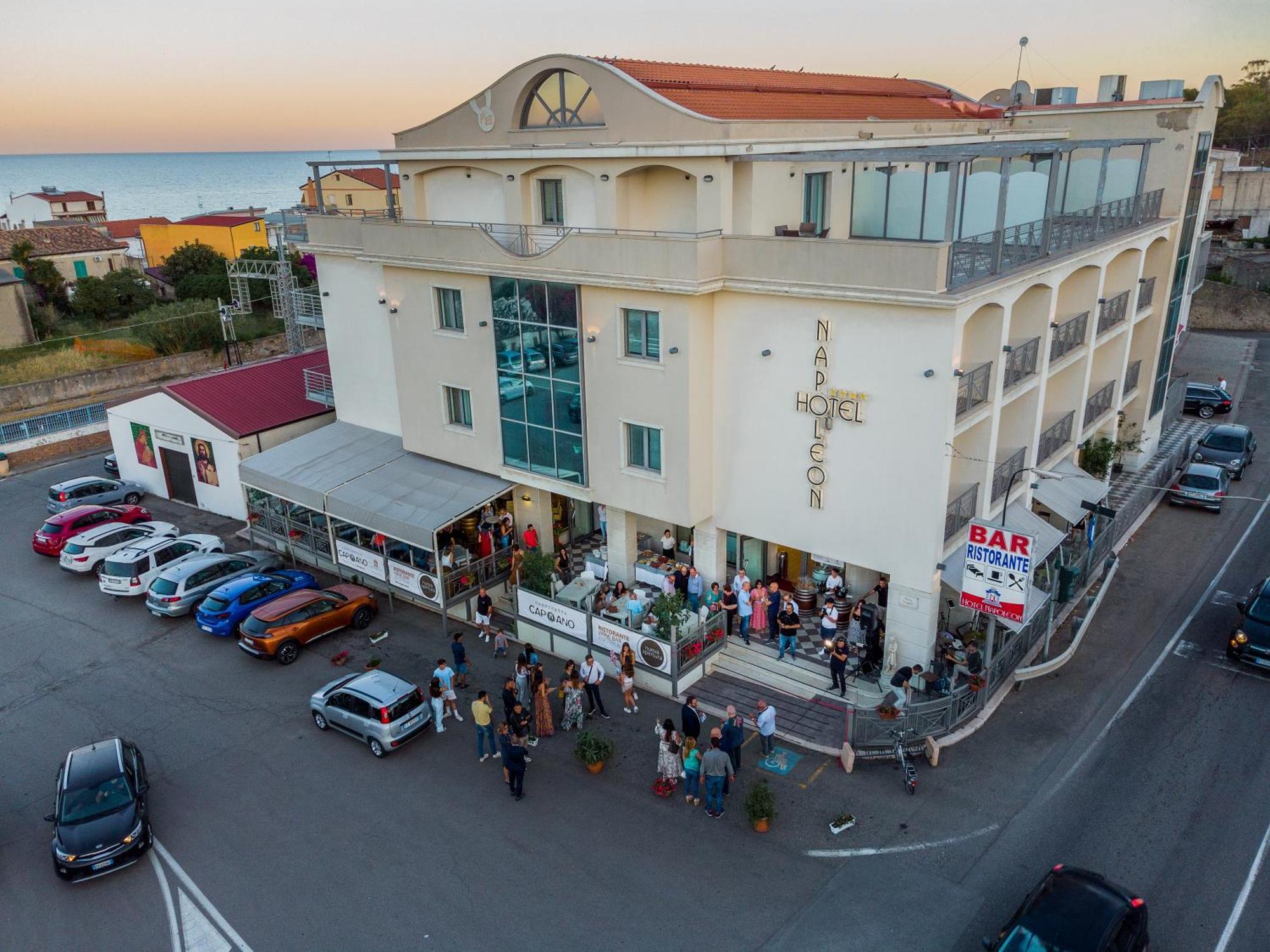 Hotel Napoleon Torre Melissa Exterior foto